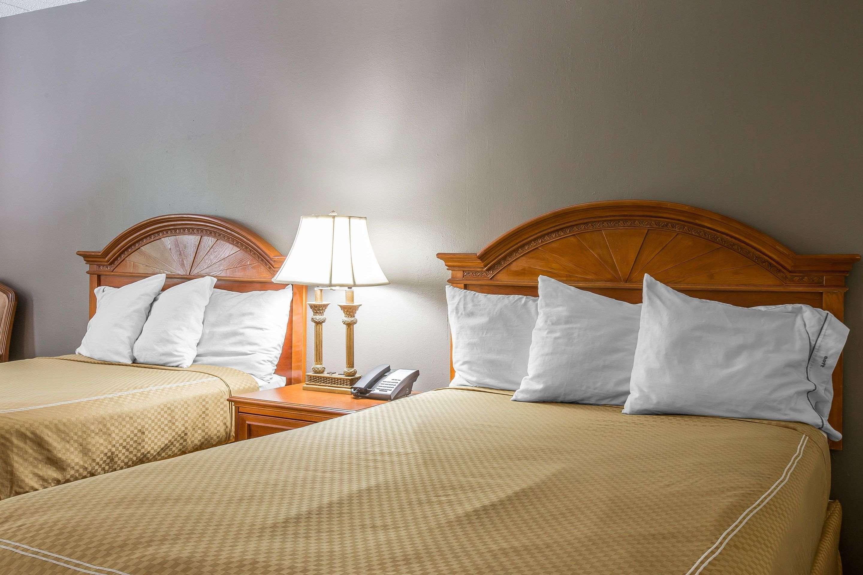 אנדרסון Rodeway Inn מראה חיצוני תמונה